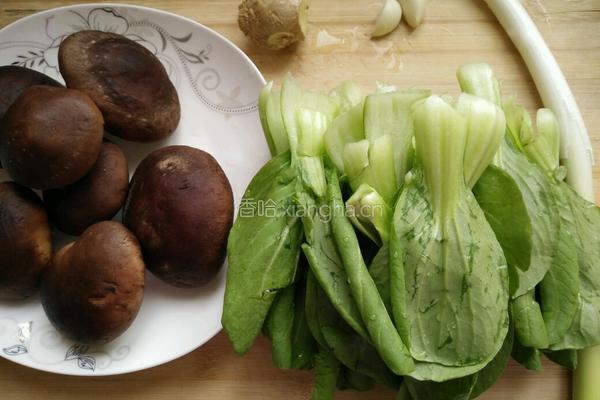 香菇油菜的做法图解1