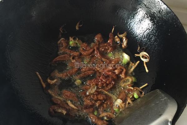 牛肉香菇炒芹菜的做法图解7