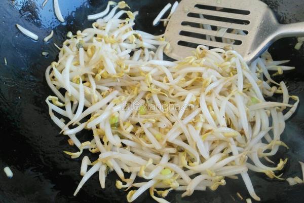 豆芽炒韭菜的做法图解2