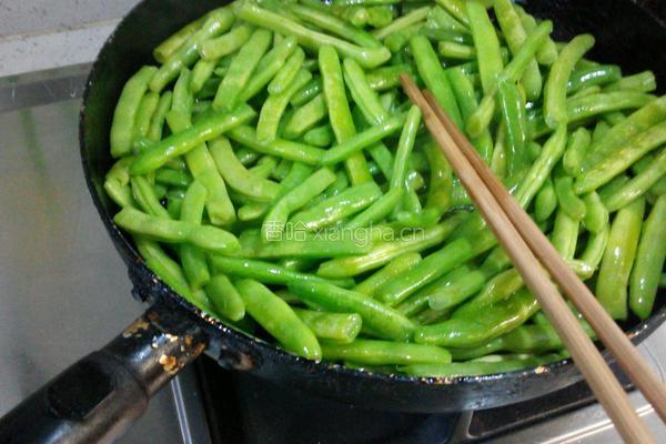 干煸四季豆的做法图解4