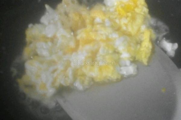 三色蛋炒饭的做法图解3