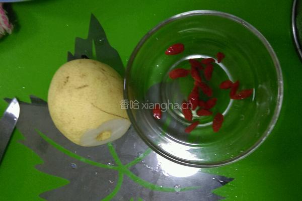 冰糖雪梨的做法图解1