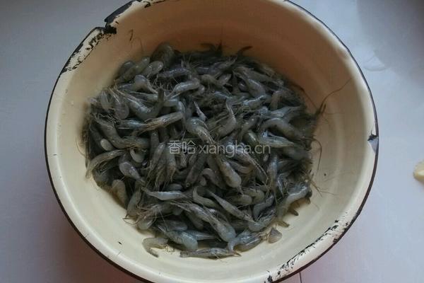 炸湖虾的做法图解1