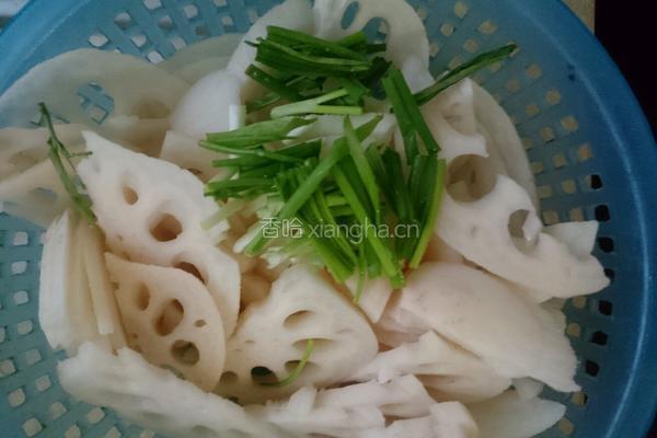 糖醋藕片的做法图解1