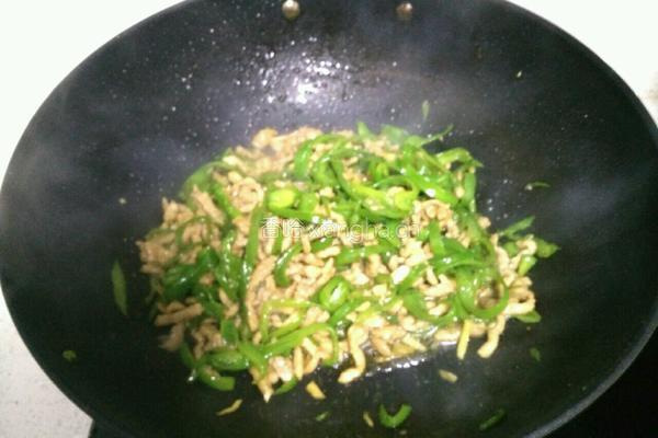 青椒炒肉丝的做法图解12