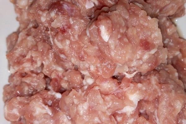 香菇瘦肉臊子的做法图解1