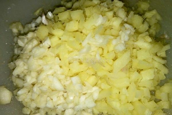 香菇瘦肉臊子的做法图解3