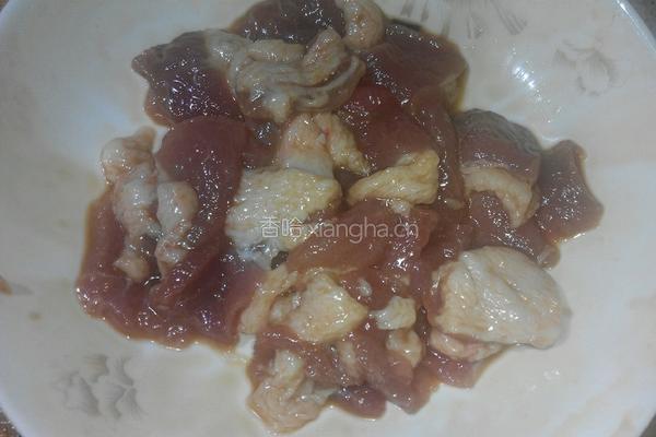 紫苏豆角炒肉片的做法图解2