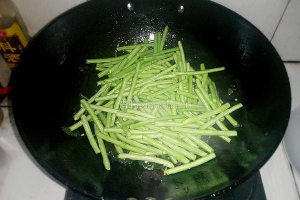 紫苏豆角炒肉片的做法图解7