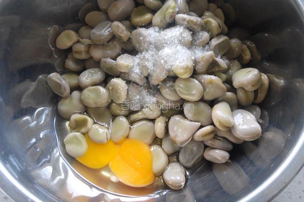 麻辣穿衣蚕豆的做法图解2