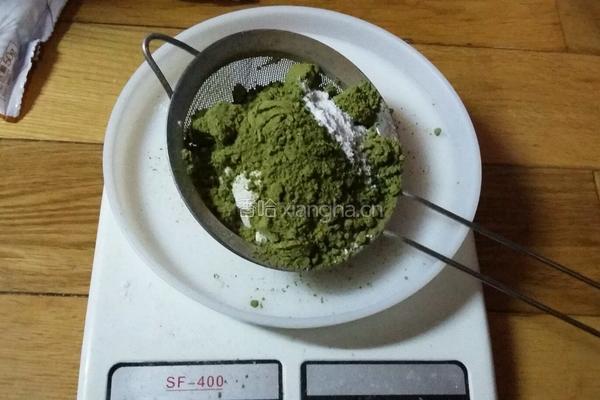 抹茶蛋糕卷的做法图解3