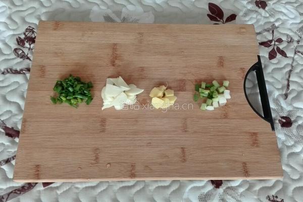 平菇烩豆腐的做法图解3