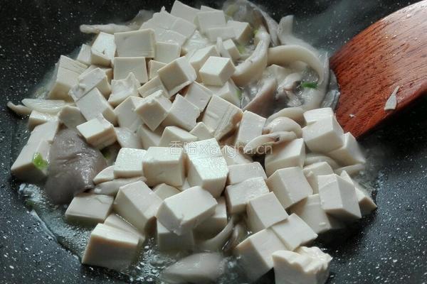 平菇烩豆腐的做法图解10