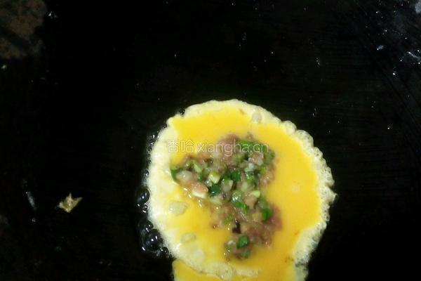 蒸煎鸡蛋饺的做法图解3