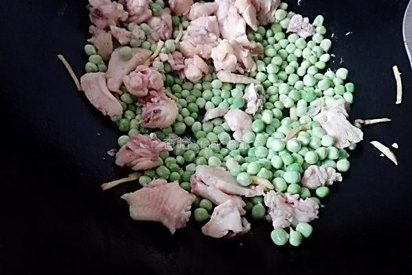 碗豆鸡肉饭的做法图解4