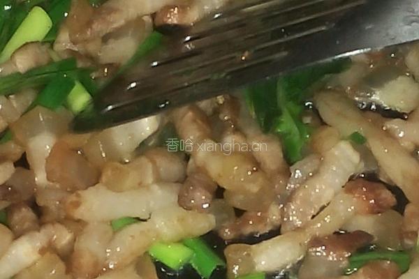 蒜苗炒三层肉的做法图解4