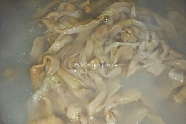 泡椒鸭肠的做法图解4