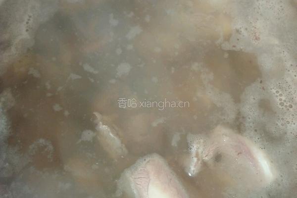 东北大骨炖海带的做法图解2