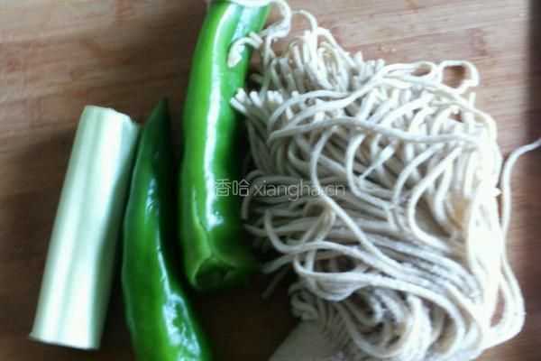 酸辣豆腐丝的做法图解1
