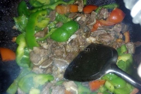 青椒番茄炒猪舌的做法图解5