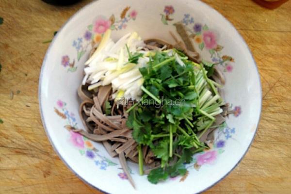 凉拌三河豆腐丝的做法图解3