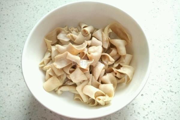 青椒炒鸭肠的做法图解10