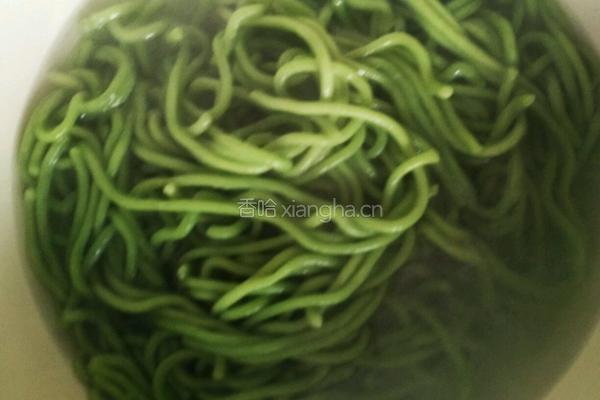 绿色炒面的做法图解10