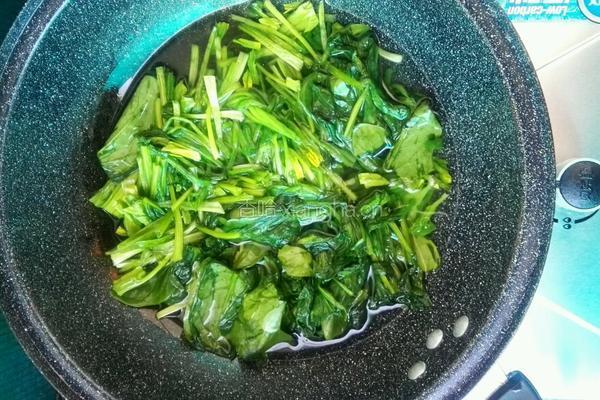 菠菜炒猪肝的做法图解3