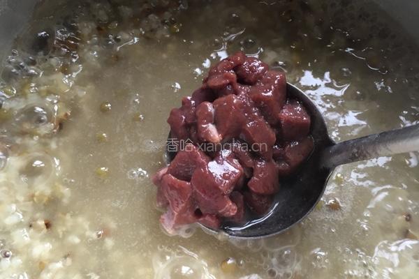 猪肝绿豆粥的做法图解5