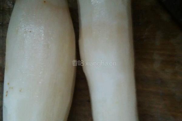 肉片松蛾炖山药的做法图解1