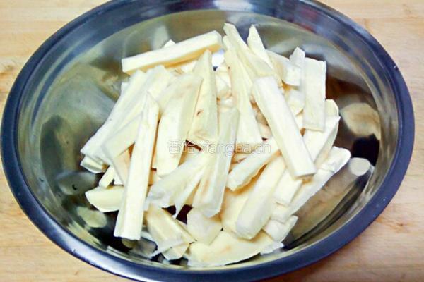 芝麻红薯条的做法图解2