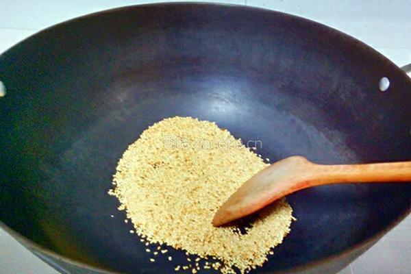 芝麻红薯条的做法图解3