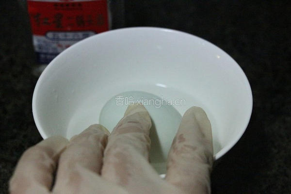 自制流油咸鸭蛋的做法图解3