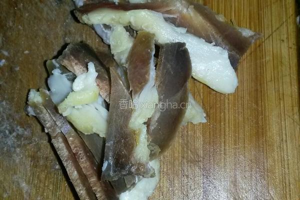 萝卜丝炒腊肉的做法图解4