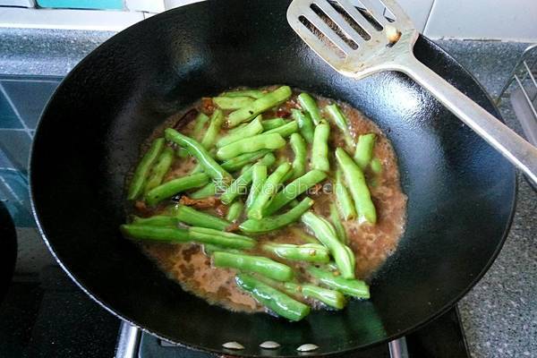 干煸豆角的做法图解7
