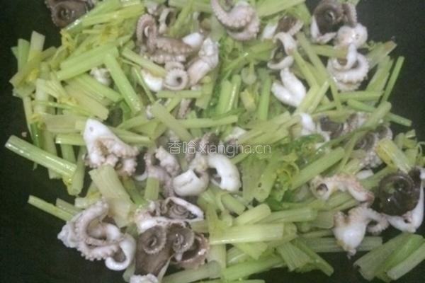 芹菜炒章鱼的做法图解6