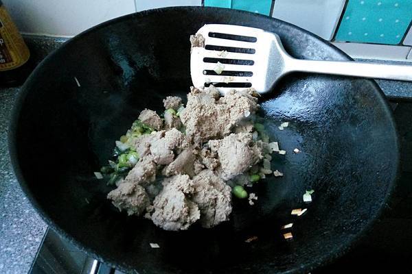 羊油炒麻豆腐的做法图解5