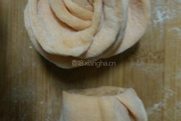 胡萝卜花卷的做法图解6