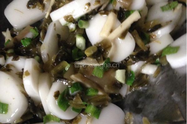 雪菜炒年糕的做法图解6