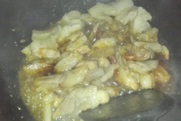 酸菜炒五花肉的做法图解3