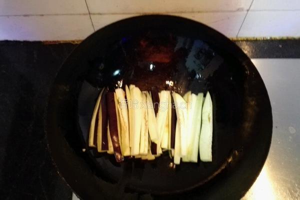 酱茄条的做法图解3