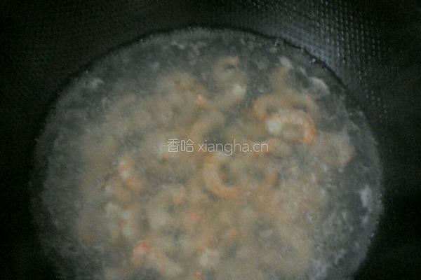 五彩虾仁炒饭的做法图解2