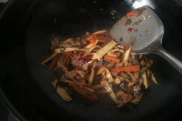 冬笋雪菜肉丝面的做法图解3