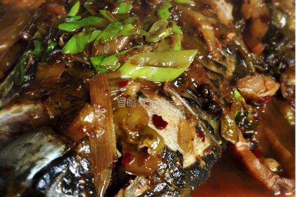 酸菜烧鲫鱼的做法图解7