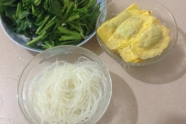 菠菜蛋饺粉丝汤的做法图解1