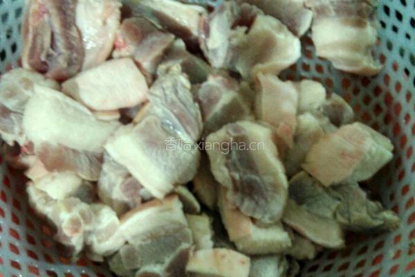 毛豆烧肉的做法图解1