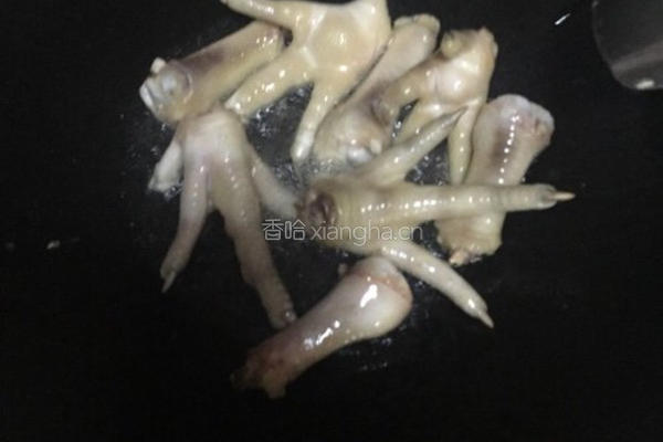 广式鼓汁蒸凤爪的做法图解1