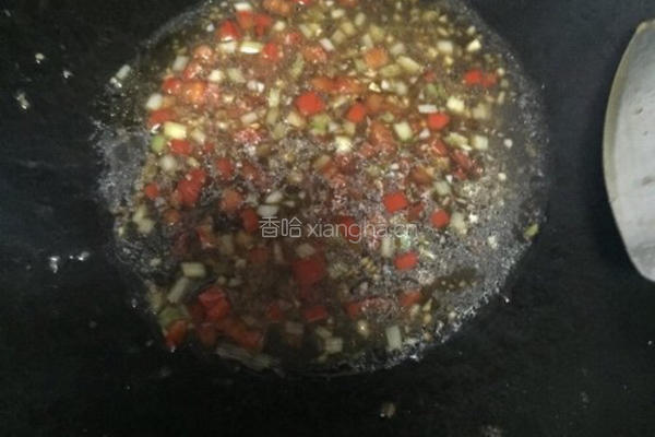广式鼓汁蒸凤爪的做法图解3