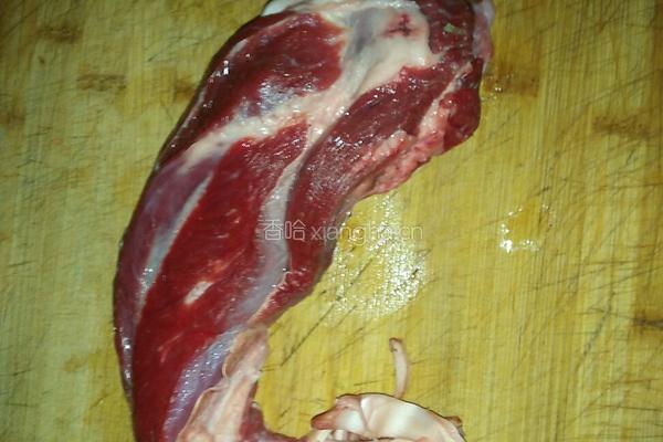 牛腱炖土豆的做法图解1