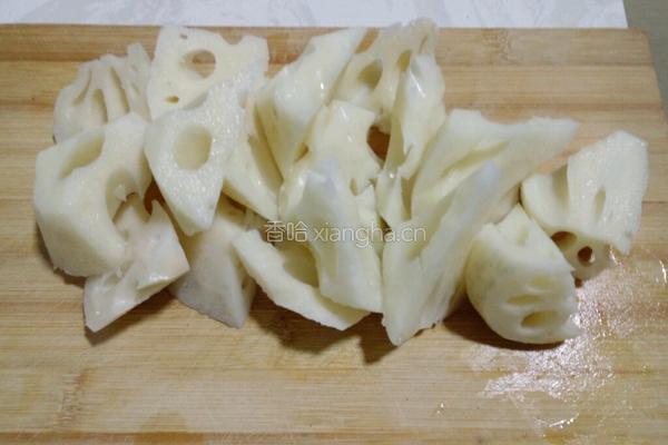莲藕脊骨汤的做法图解4